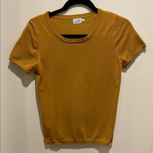Cielo Mustard Short Sleeve Tee - Picture 1 of 4